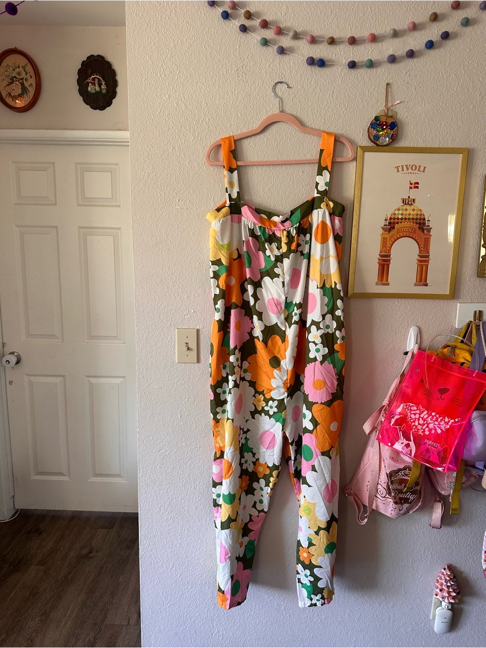 Floral Womens Jumpsuit – Fits L/XL, no tags